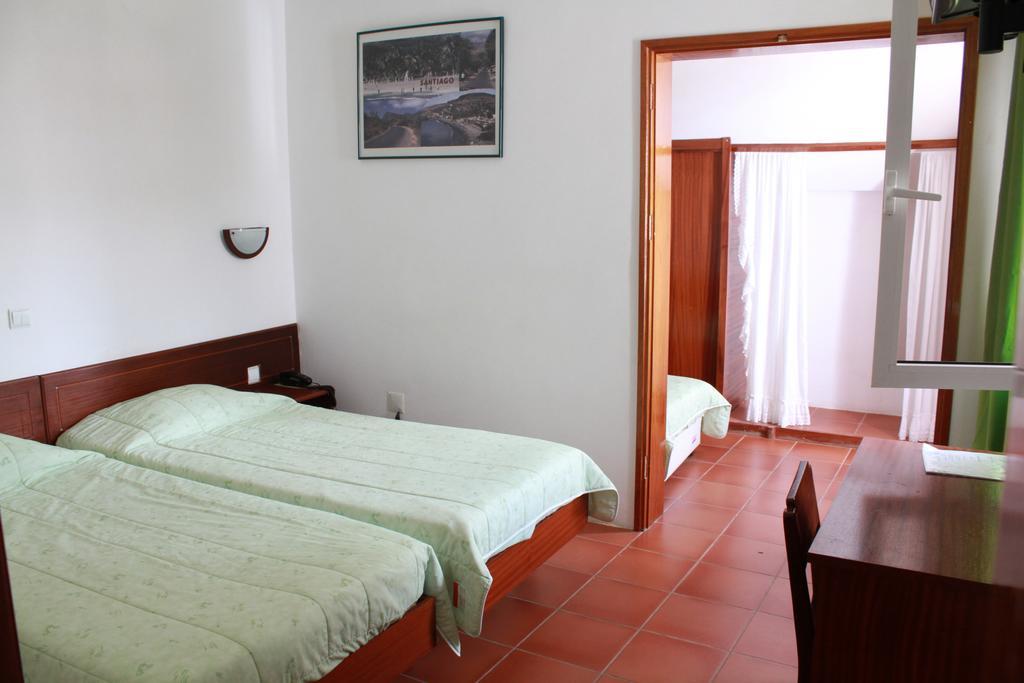 Residencial Che Guevara Bed&Breakfast Mindelo Camera foto