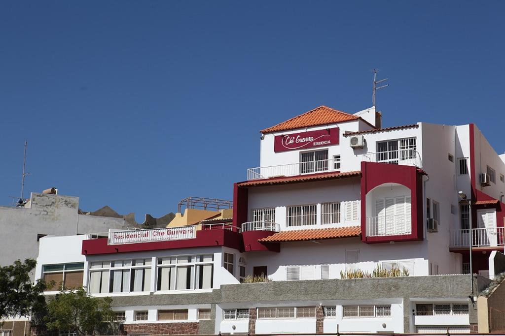 Residencial Che Guevara Bed&Breakfast Mindelo Esterno foto